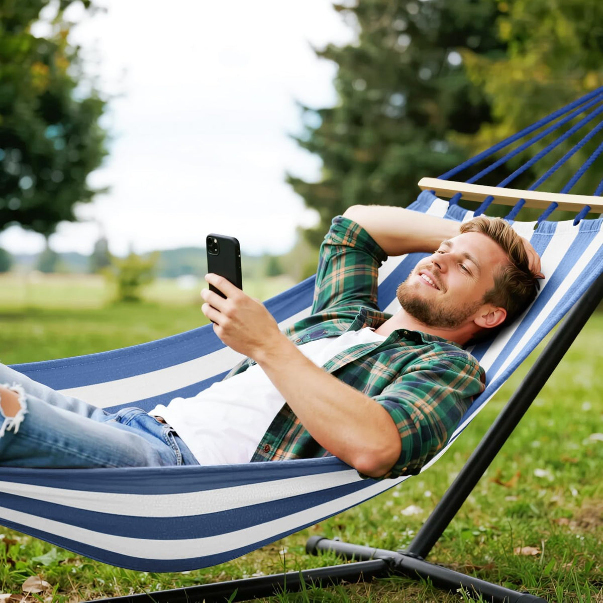 MOSFiATA Hammocks Portable Camping Hammock Upgraded 550lb Comfortable Fabric Hammock with Two Anti Roll Balance Beam and Sturdy Metal Knot Tree Straps for Camping, Patio, Backyard, Outdoor(Blue White)